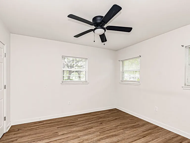 9753 Mollylea Dr — Photo 5