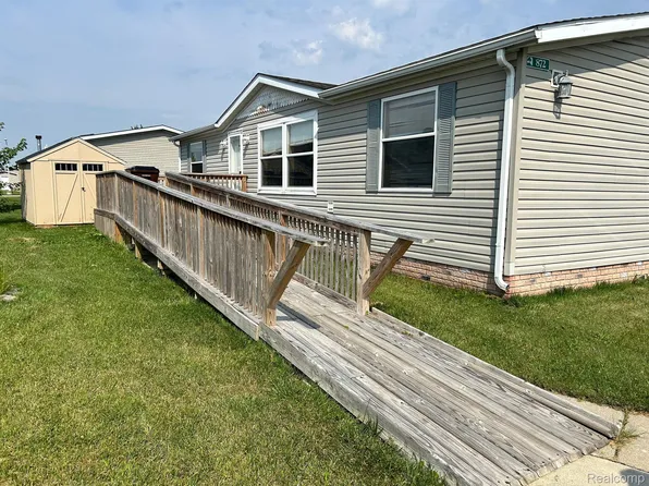 872 Tanners Lndg, Monroe, MI 48161