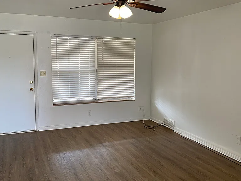 5704 N Roff Ave — Photo 5