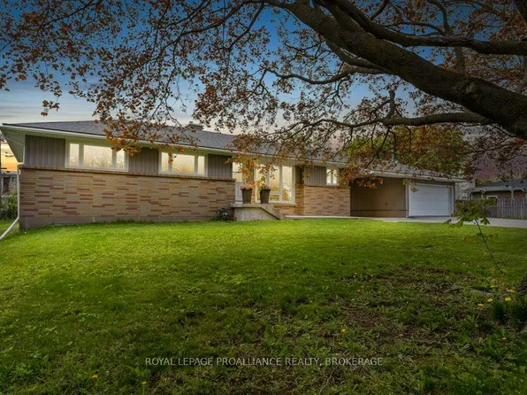 168 Avenue Rd, Kingston, ON K7M 1C5
