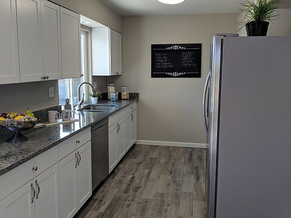5th image of 9508 W Briarwood Cir