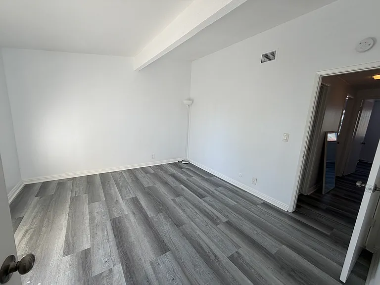 2450 Vista Hogar — Photo 25