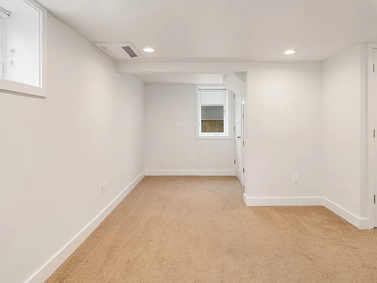 315 W McGraw St #1 — Photo 15