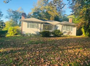 367 Summit Rd, Mountainside, NJ 07092