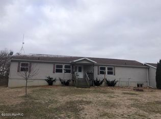 57730 Hodges Rd, Colon, MI 49040