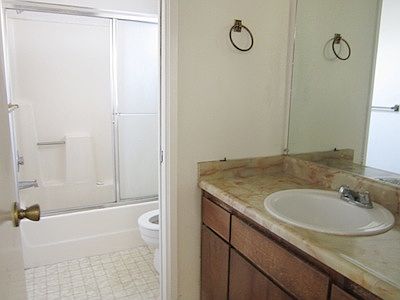 4th image of 2012 Shameran St