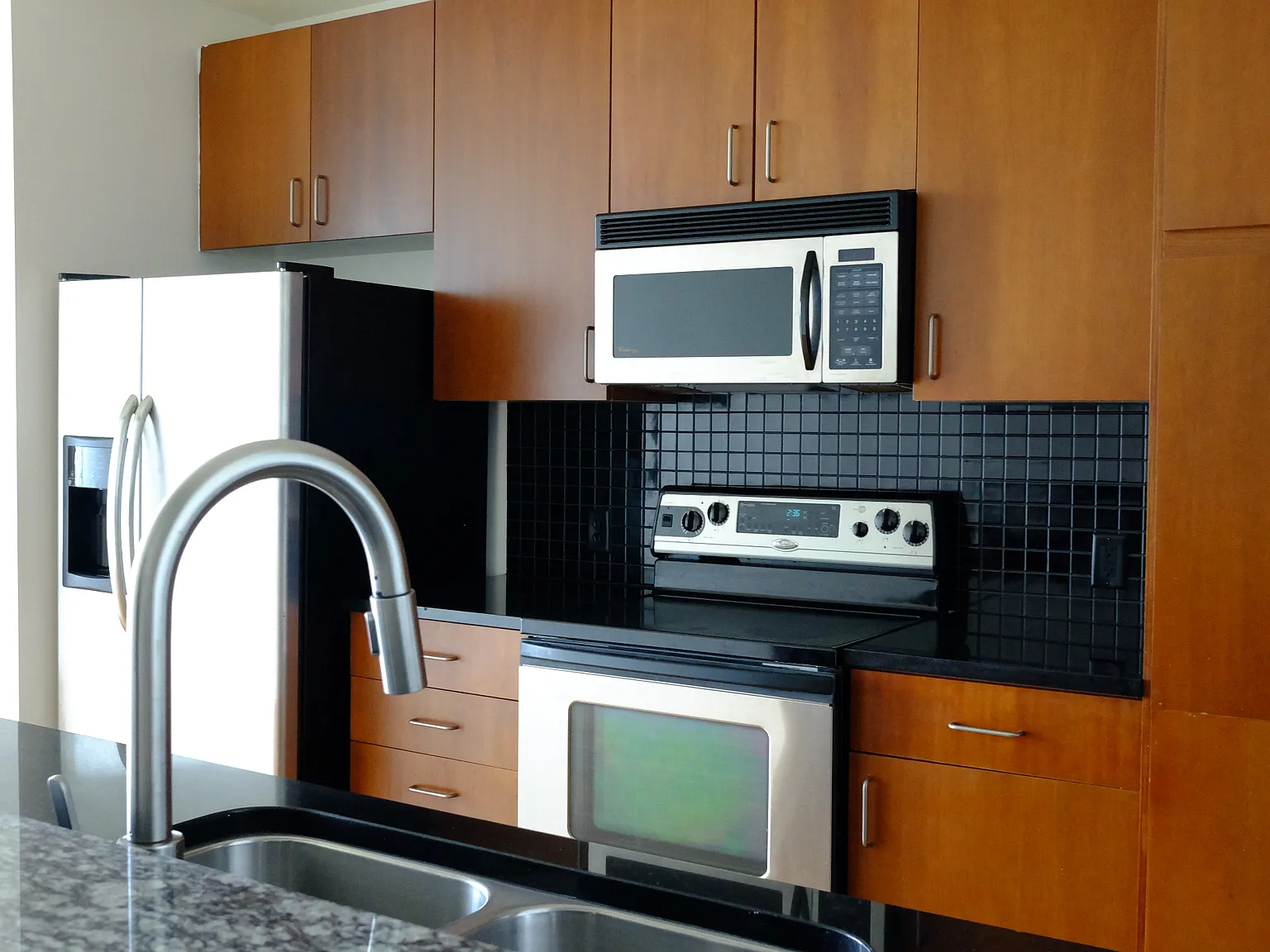 1 bed, 683 sqft, $1,800 — Photo 4