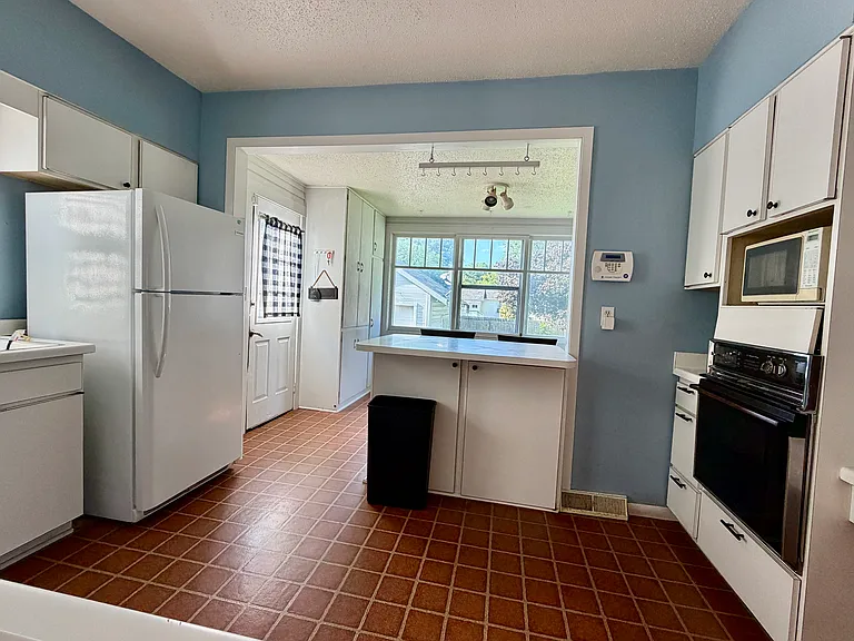 412 Pine St — Photo 8
