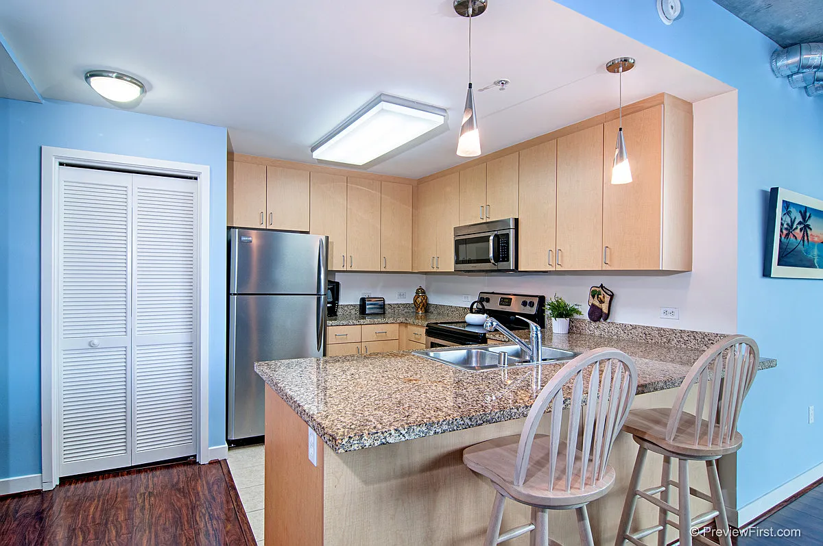 2 bed, 1029 sqft, $4,700 — Photo 1