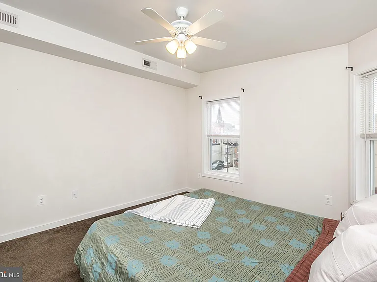 910 S Charles St #B — Photo 24