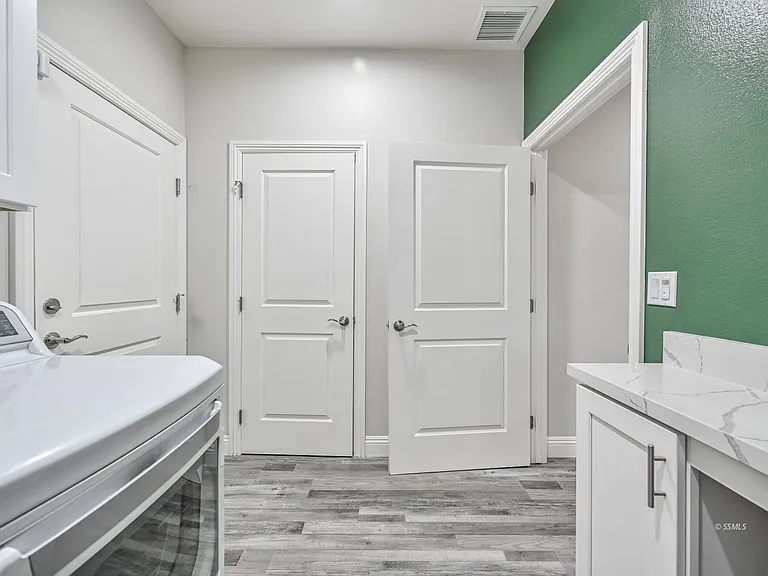 1129 Via Flore Way — Photo 18