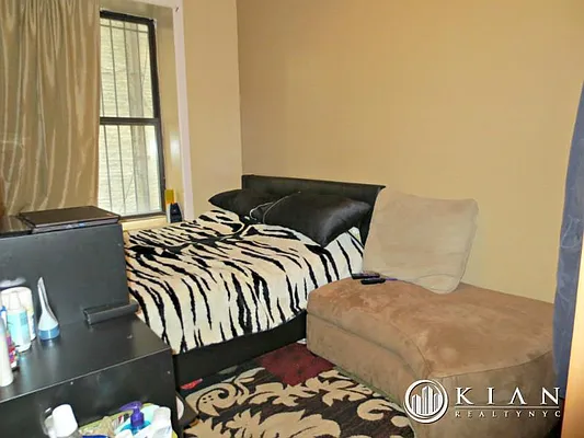 Sold by Kian Realty | media 9