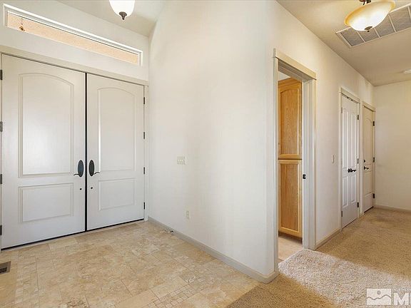 4th image of 4550 Glenwood Dr