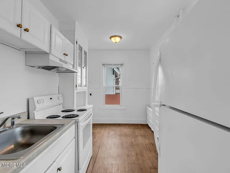 805 6th Ave #1 — Photo 14