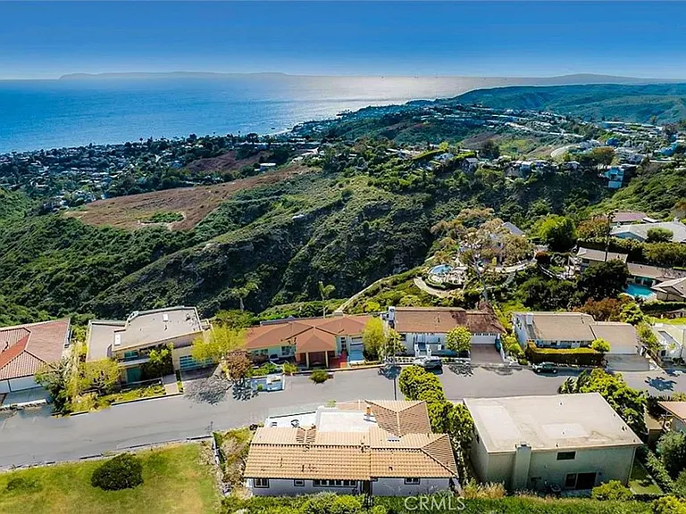 2850 Zell Dr — Photo 64