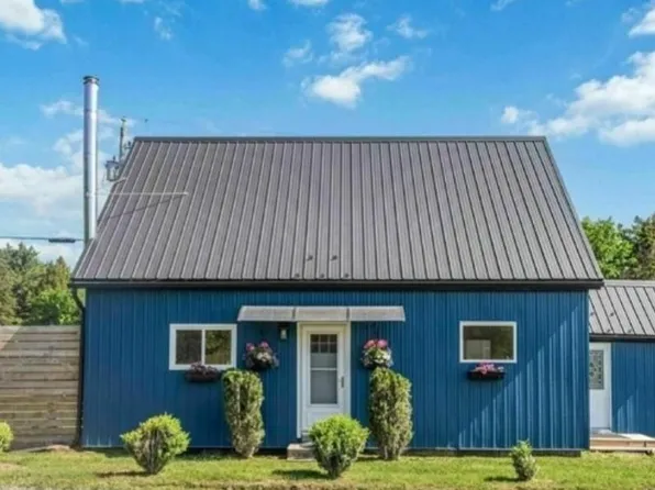 1318 Sweetland Rd, Lunenburg, NS B0J 1E0
