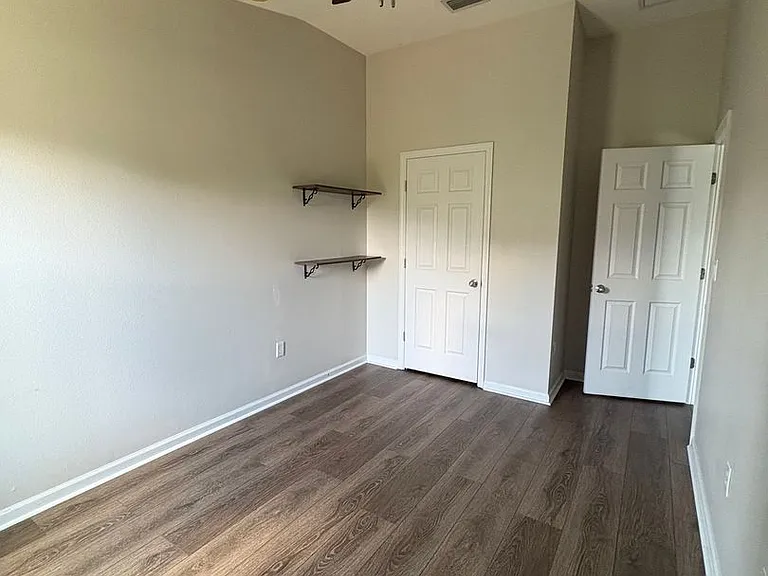 607 Crystal Way — Photo 21