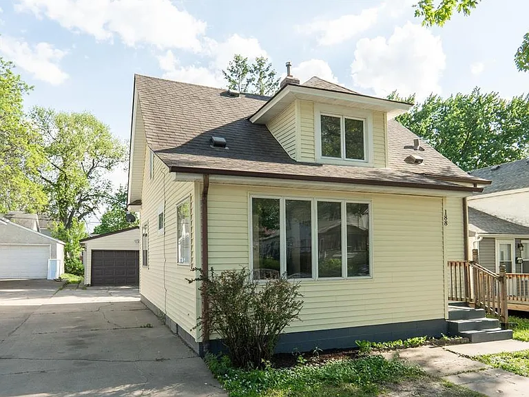188 Wyoming St E — Photo 1