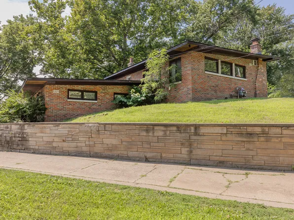 1325-1327 Clay St, Davenport, IA 52804