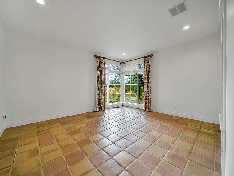 1041 Las Amigas Rd — Photo 25