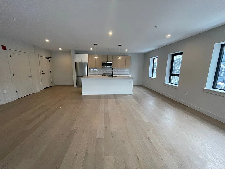 75 Chestnut St #302 — Photo 7