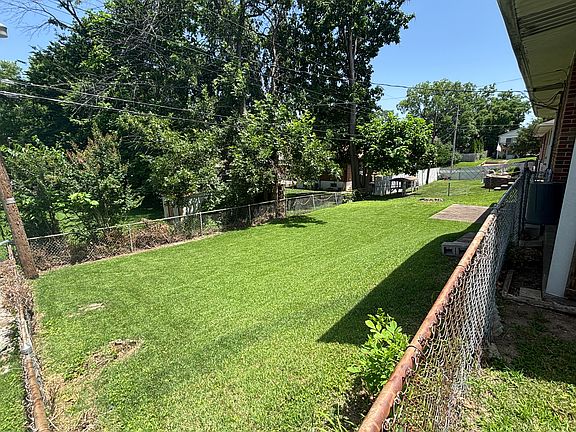 3rd image of 4609 Kramer Dr