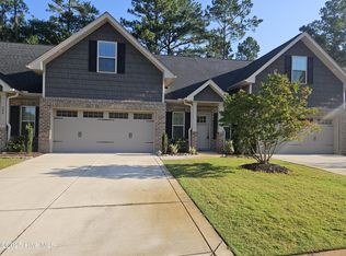 504 Niblick Cir, West End, NC 27376
