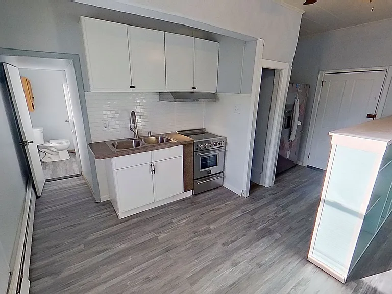 1 S Main St #2 — Photo 2