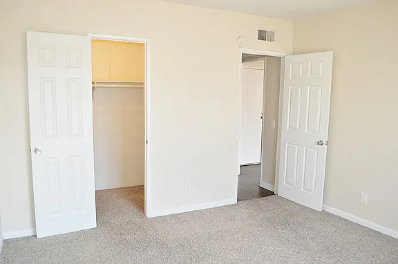 Lomita Apartments — Photo 10