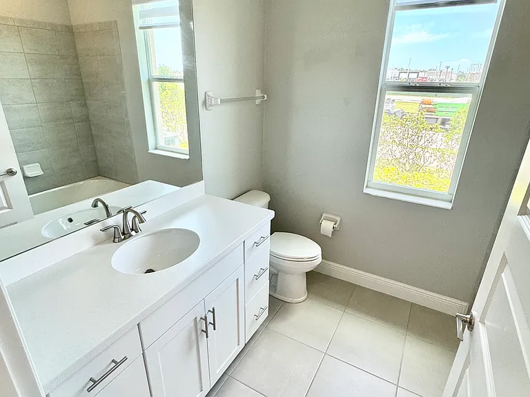 2606 Spur Dr — Photo 22