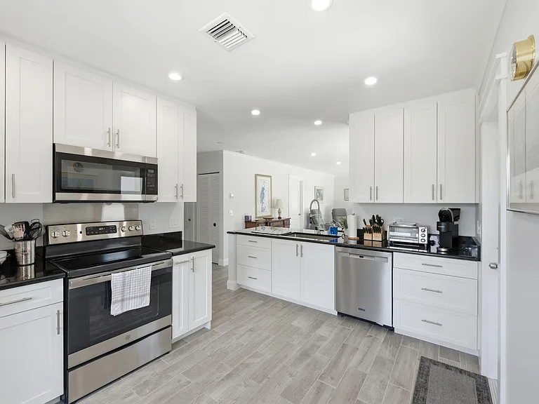 14832 Wildflower Ln — Photo 11