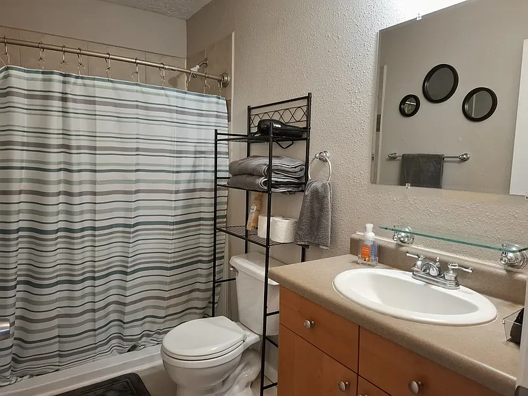 1406 Pennsylvania St NE #4 — Photo 18