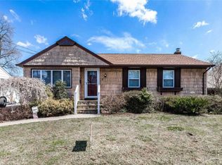 5 Paula Dr #5, Farmingdale, NY 11735