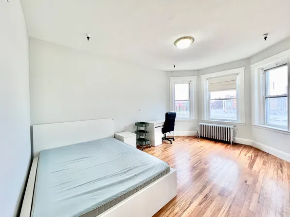 1330 Commonwealth Ave APT 26, Allston, MA 02134