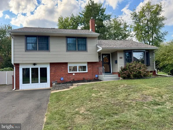 518 Curtis Dr, Morrisville, PA 19067