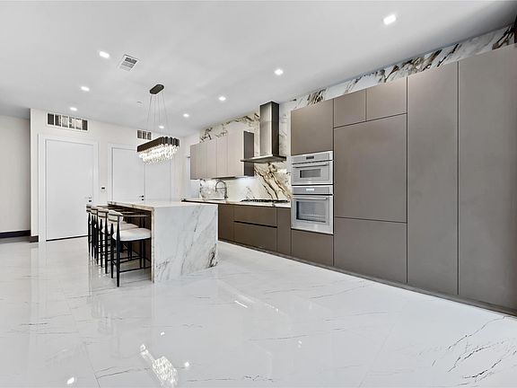 5th image of 1711 Allen Pkwy Unit 1907
