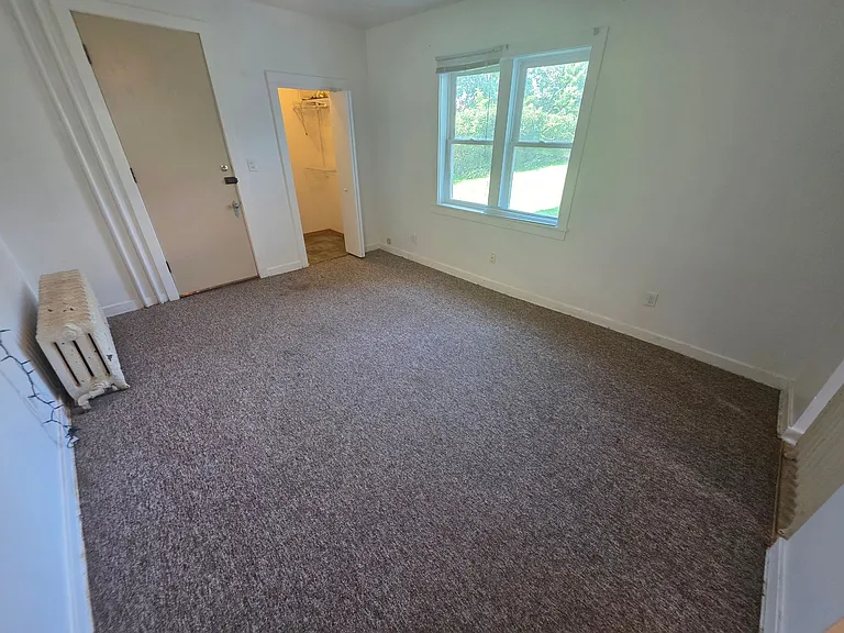 705 E Grand Ave — Photo 5