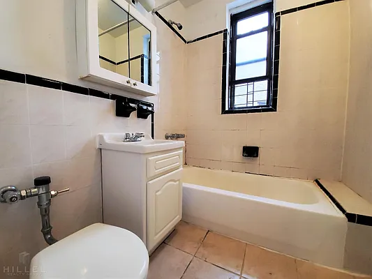 Rented by Hillel Realty Group | media 11