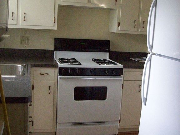 5th image of 3204 Shenandoah Dr Unit 11-1
