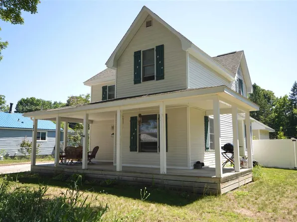 309 McKinley St, Boyne City, MI 49712