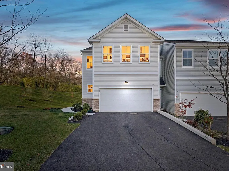 141 Four Leaf Dr — Photo 32