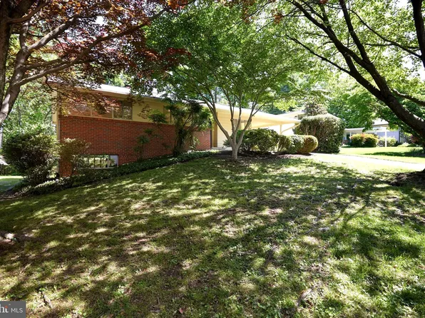 4901 Falstone Ave, Chevy Chase, MD 20815