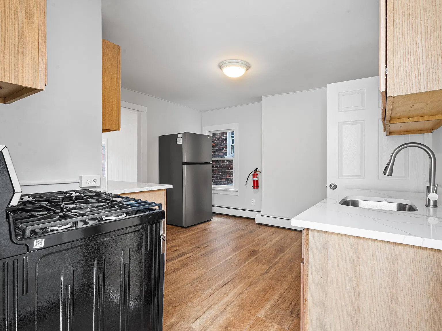 1 bed, 900 sqft, $1,750 — Photo 1