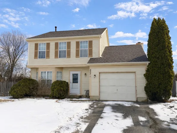 837 Benridge Ct, Mundelein, IL 60060