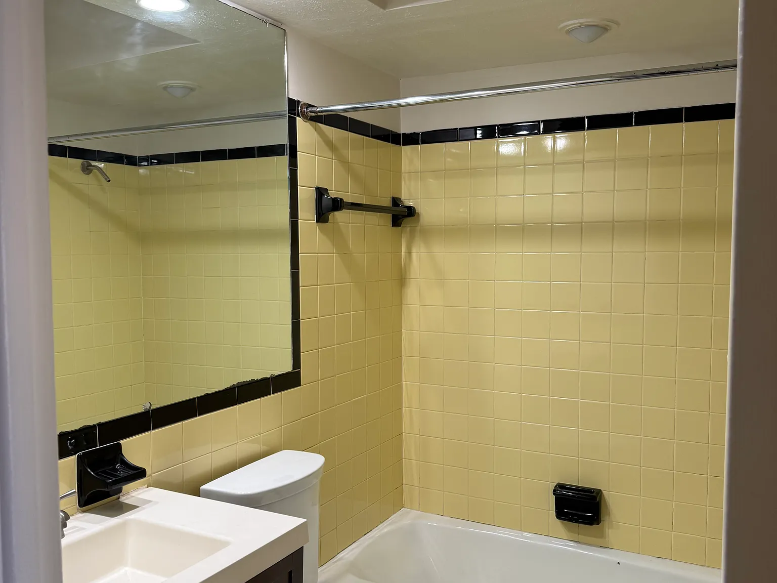 1 bed, $895 — Photo 4