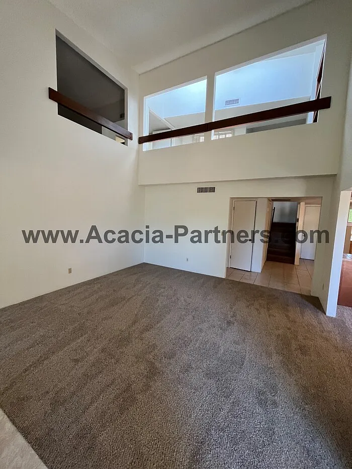 3 bed, 2.0 bath, 1947 sqft, $1,950 — Photo 3