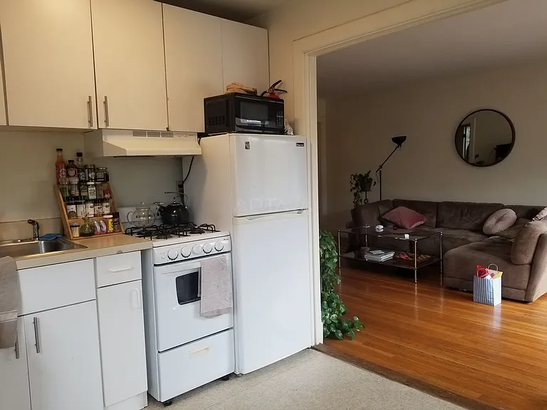 10 Forest St #10 — Photo 2