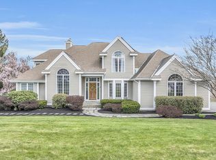 72 Independence Dr, Leominster, MA 01453