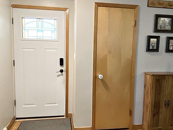 2nd image of 300 Tendoy Dr