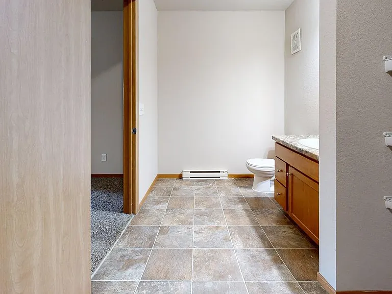 Fox Run Apartments — Photo 18
